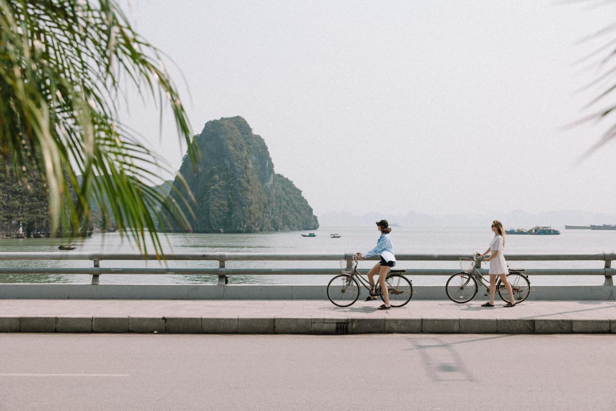 Deja Vu House Ha Long Hotel Exterior photo